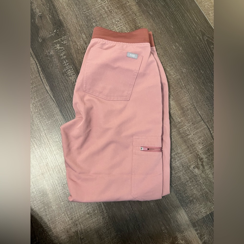 figs scrub pants